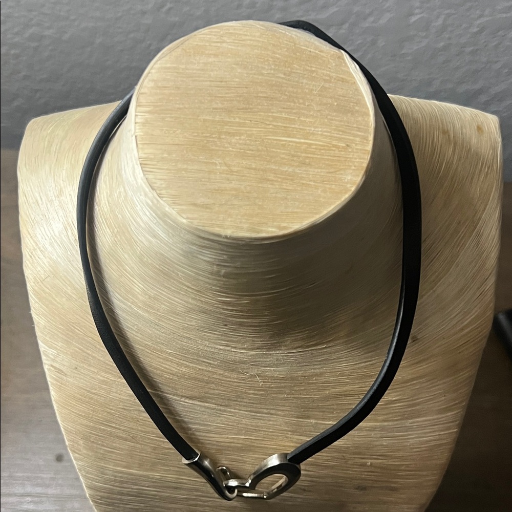 Elegant Black Heart choker - Picture 3 of 3